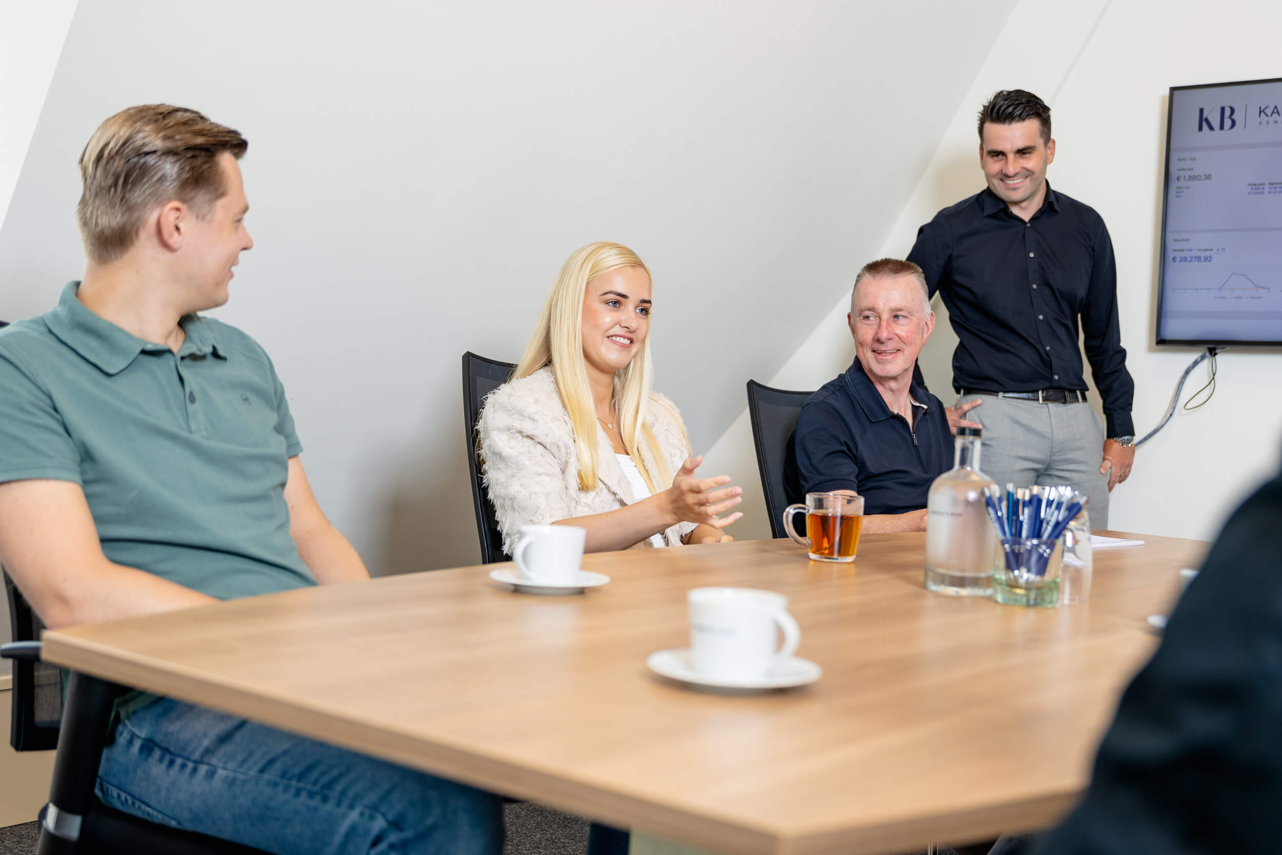 Over Karregat & Bond